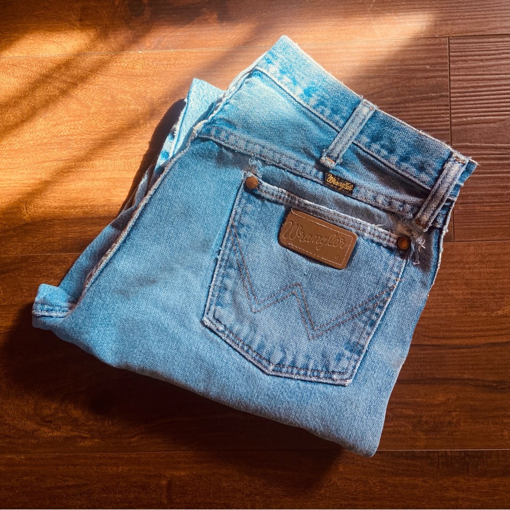 Vintage 90’s Distressed Wrangler Jeans